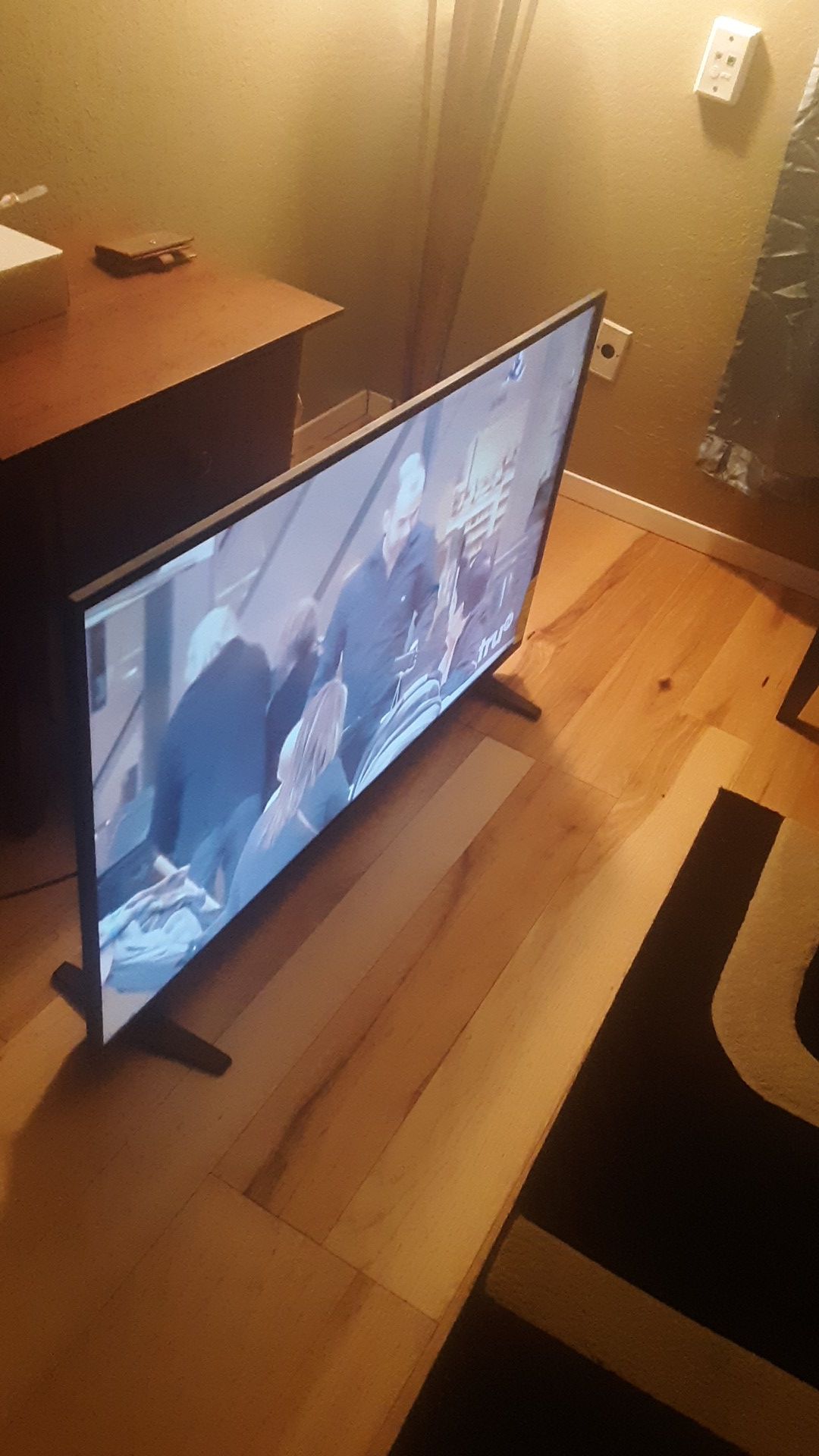 Sharp 50 in with built in roku