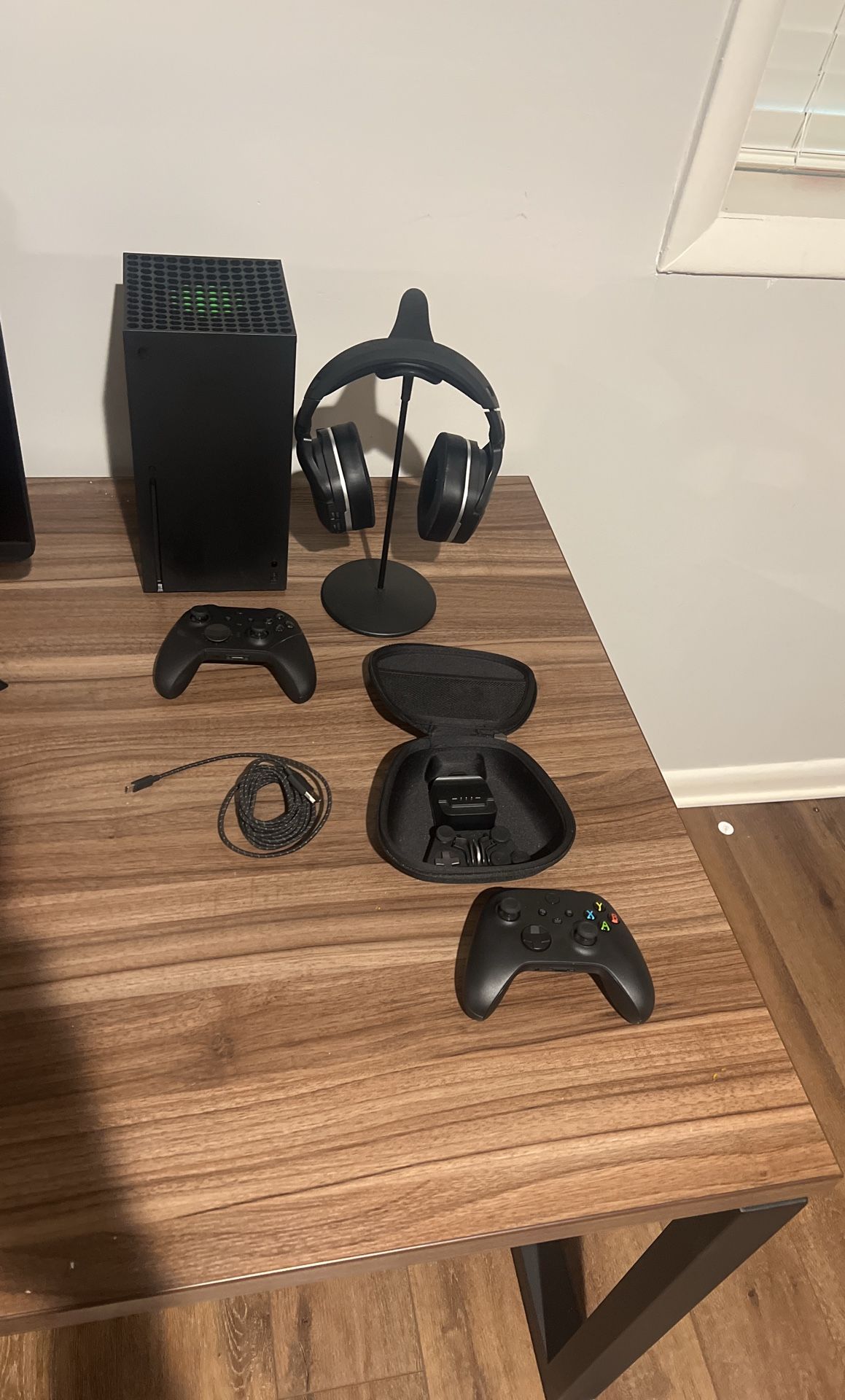 Xbox X extra controller plus turtle beach headset