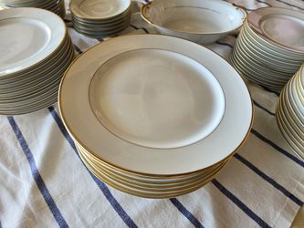 Yamaka China Set Made In Japan 75 Piece Set