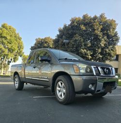 WORK TRUCK ,WORK TRUCK 
2011 Nissan titan
NO MECHANIC OR ELECTRIC ISUES
Runs very good
Automatic 
Motor V8
scratches here and there ,but is a WORK TRU