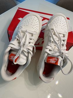 Never been worn Nike women’s shoes