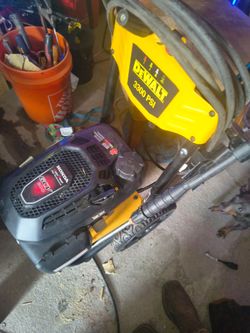 DeWalt 3300 PSI Gas Pressure Washer