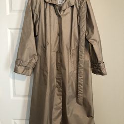 Windsor Bay Rain Coat