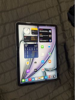 Ipad air with m3 chip, 128gb
