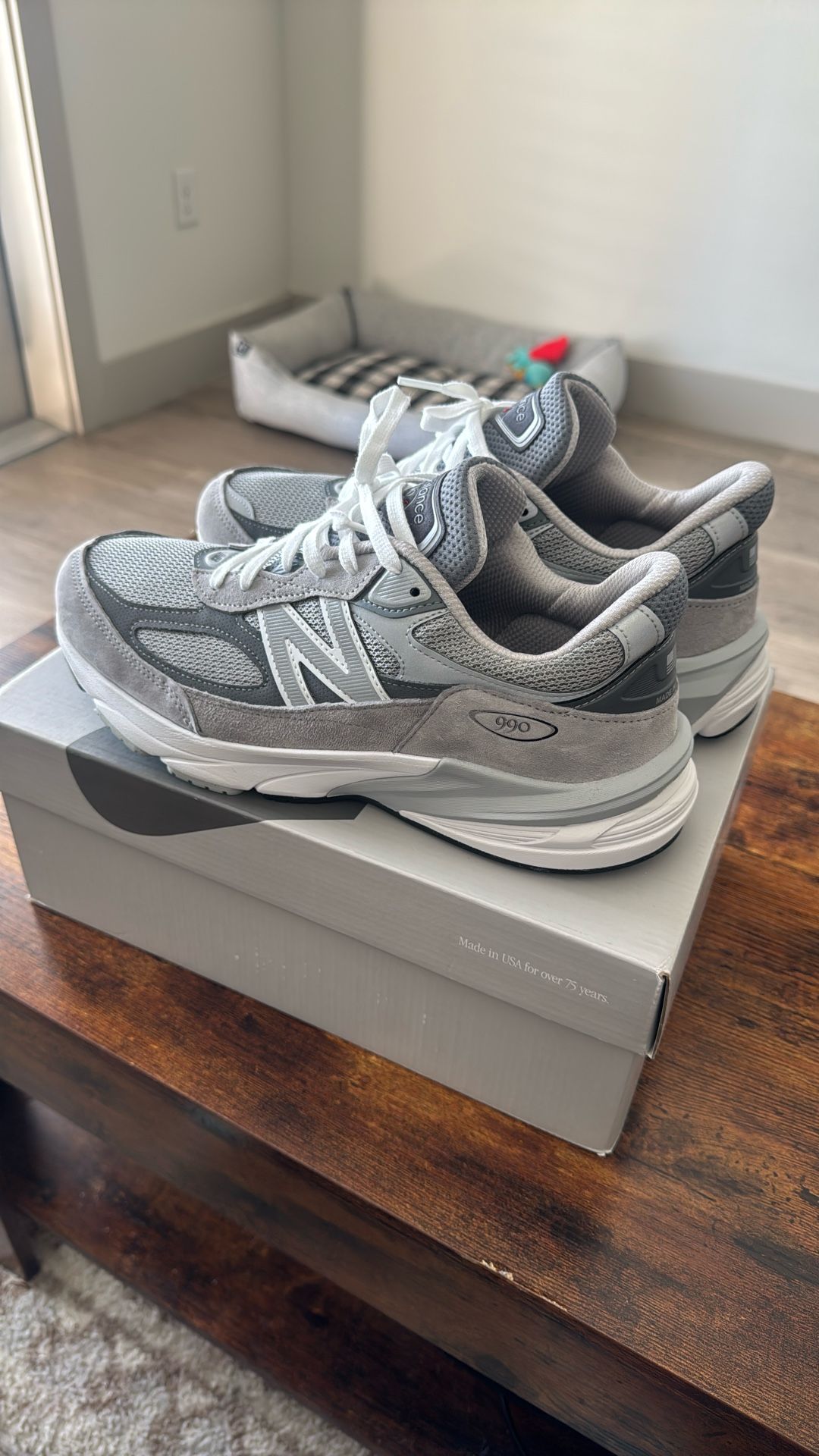New Balance 990