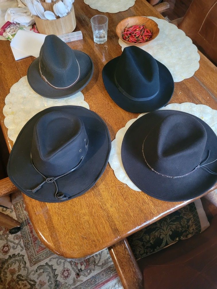 Lot of 4 Quality Men’s Hats – Cody James, Eddie Bauer, Country Gentleman, Outback
