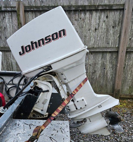  Johnson 2 stroke 3 cylinder Outboard Motor with Prop