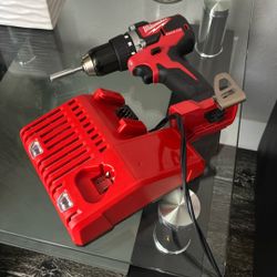 M18V Milwaukee Drill With Charger