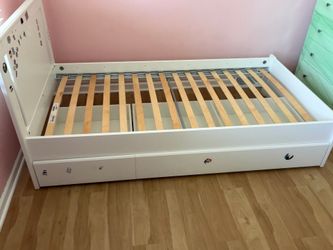 Twin bed