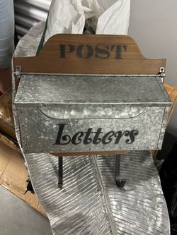 Post mailbox decor