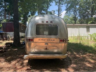 73 airstream international sovereign