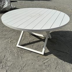 Restoration Hardware RH Modern Aluminum White 5 Ft Outdoor Patio Dining Table