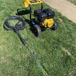 DEWALT  pressure Washer 3300 PSI