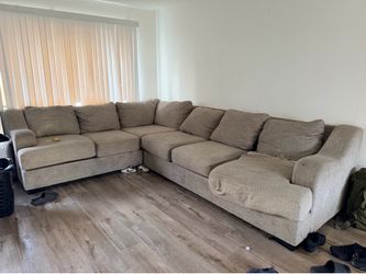 L SHAPE COUCH