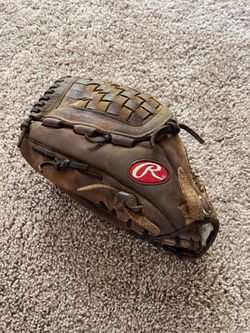 Lefty Rawlings softball mitt