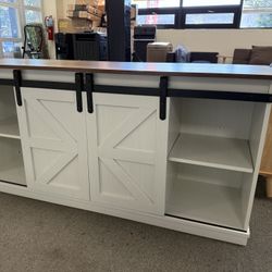 58 in. White Composite TV Stand Living Room Hub Fits TVs up to 65 in. with Sliding Barn Door and Adjustable Cabinets brand new in box $150 H53（10）
