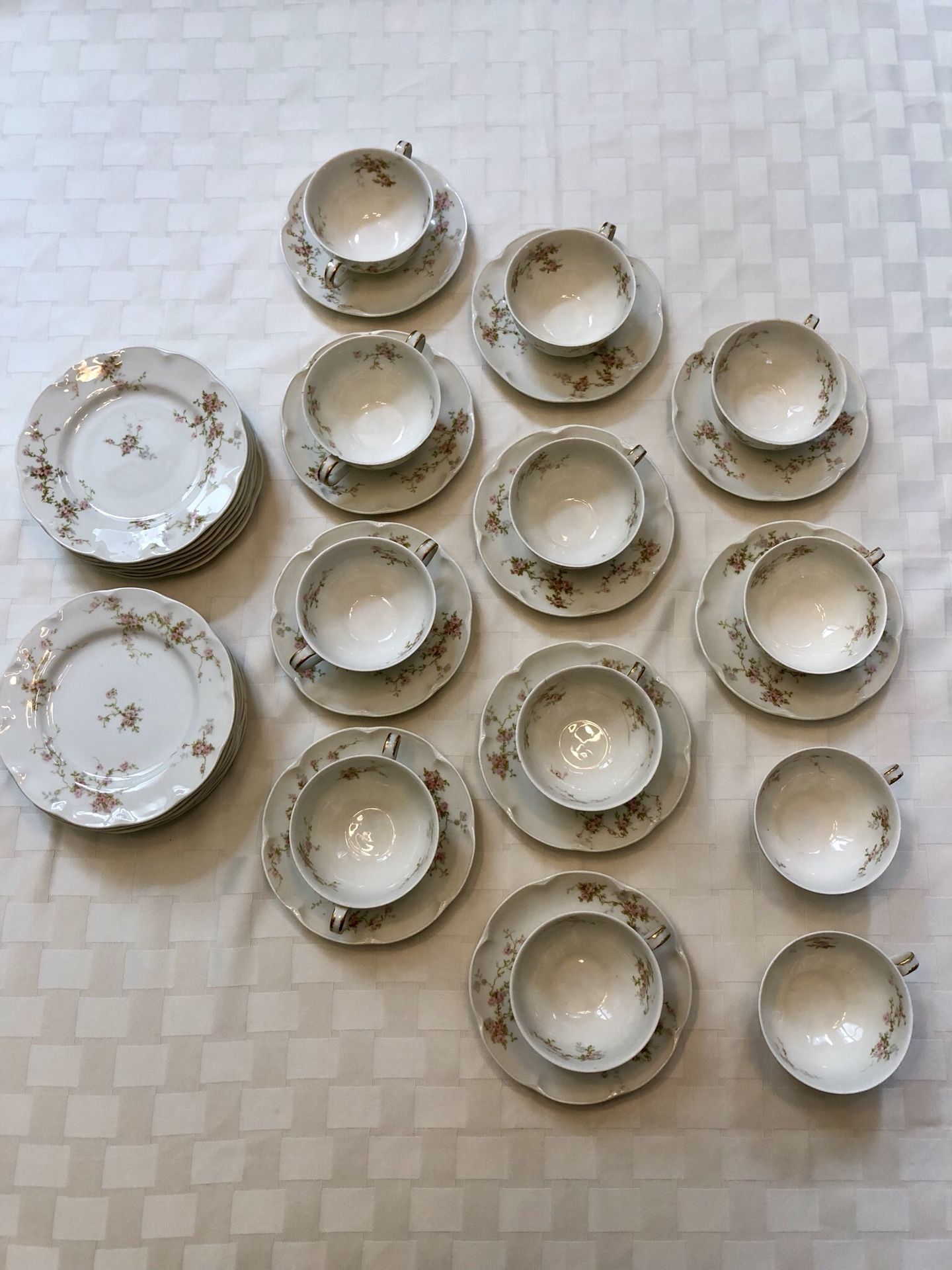 Theodore Haviland Limoges FRANCE Cups, Saucers & Bread Plates