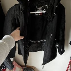 ZEROXPOSUR WOMEN’S SNOW/WINTER JACKET  MEDIUM  NEED GONE ASAP  PRICE NEGOTIABLE 