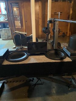 Alpine ILX 509 w/maestro/2 Amps & Subwoofer Box
