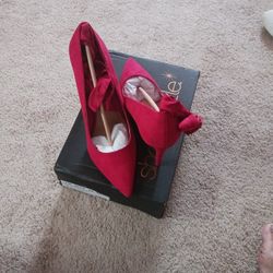 Red Chilli Pepper Pumps