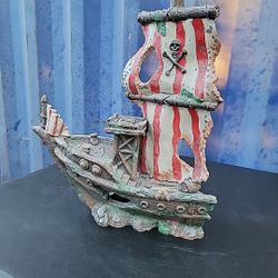 Large Pirate Ship Fish Tank Hide Out Decoration Aquarium Swim Through 15"x18"x4"