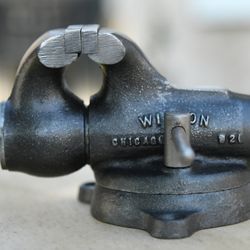 Wilton Baby Bullet Vise 