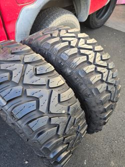 2 Used Tires Lt285 70r17 Kumho Roadventure MT,LIKE 90% Tread on, LR E , 10 PLY ,DOT 2023 $220.00