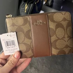 COACH Corner Zip Wristlet In Signature Canvas Khaki Color 