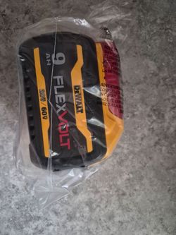 Dewalt hammer drill and 9ah 60v battery