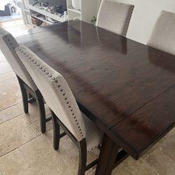 Dining Table And 4 Chairs 