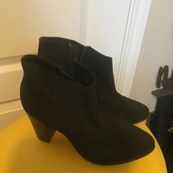 Womens Sz 7 Old Navy Black Boots 