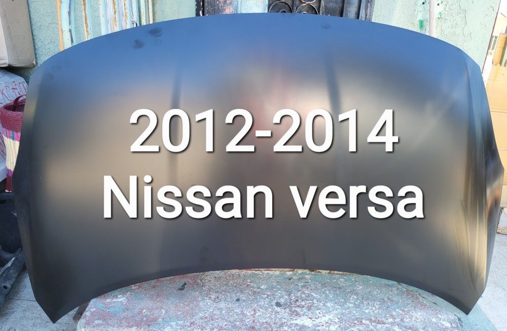 2012-2014 Nissan Versa Hood/Cofre 