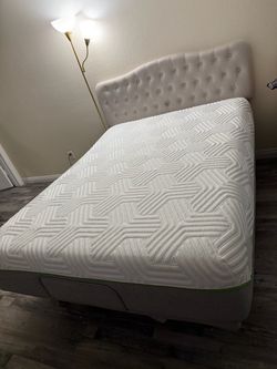 Tempur-pedic mattress, queen