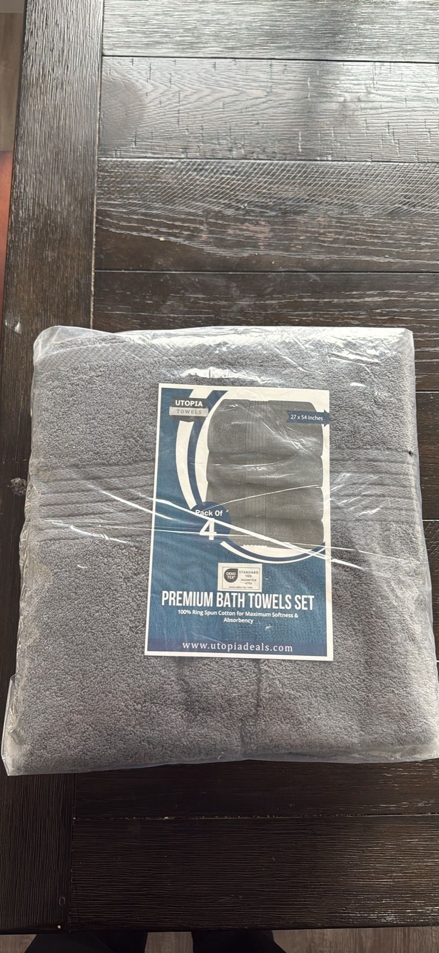 BRAND NEW Utopia Premium Bath Towels Set (4)