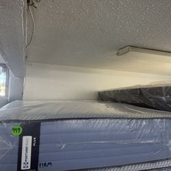 FULL SIZE SEALY POSTUREPEDIC PLUS (FIRM) MATTRESS & BOX SPRING BED SET