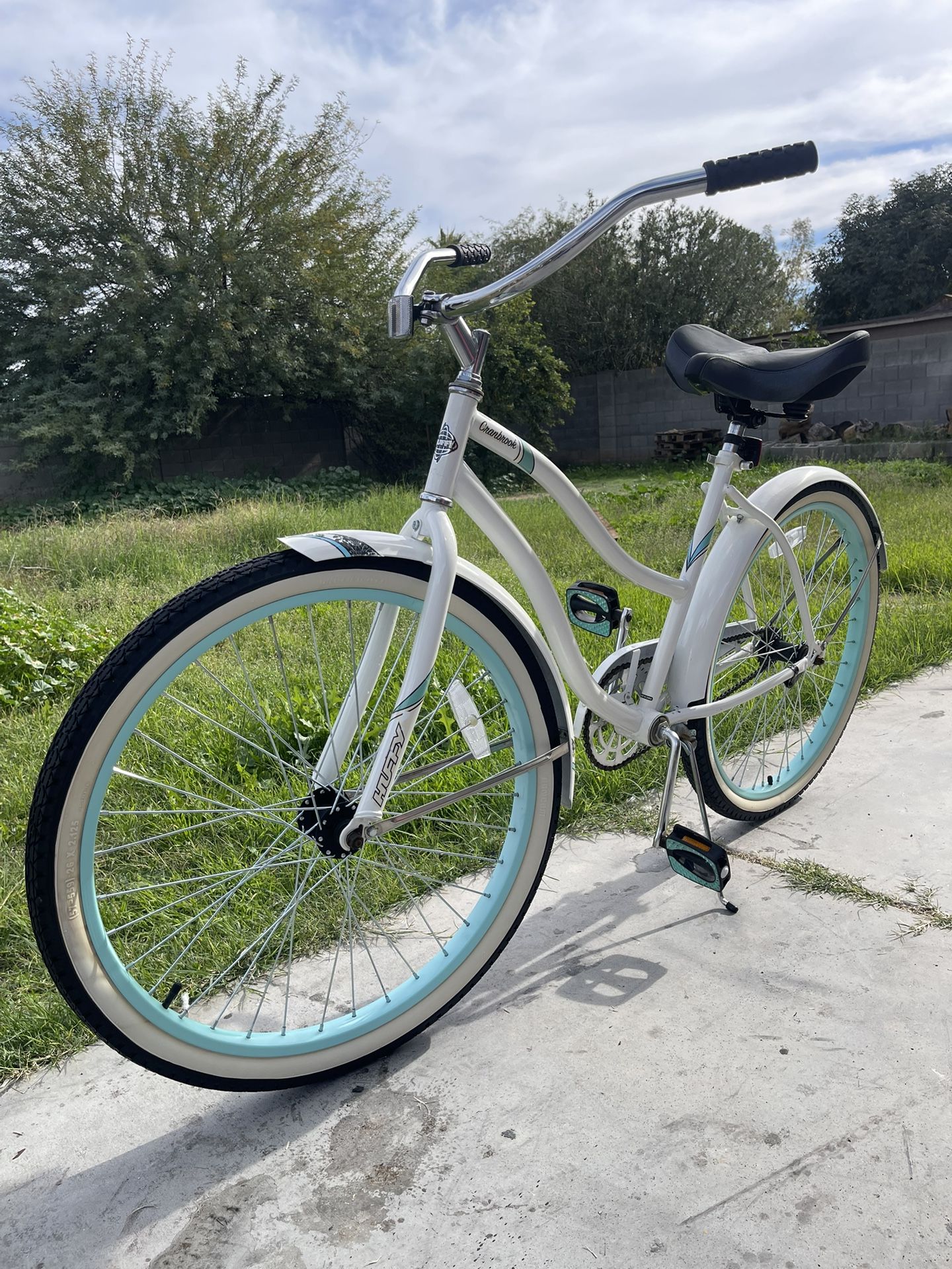 Women’s Huffy Beach Cruiser Bike (26’)