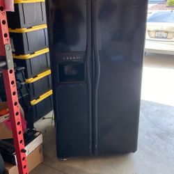 Frigidaire Refrigerator 