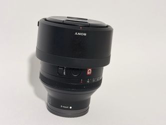 Sony 85 mm 1.4 GM  e-mount lens
