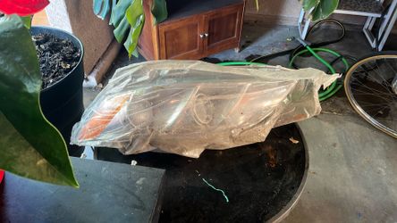 2008 Toyota Camry Right Headlight 