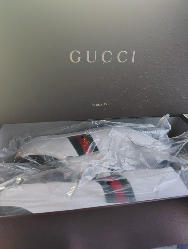Gucci Shoes Size 10