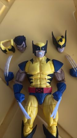 Wolverine Marvel Legends Action Figure with Accessories