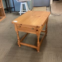 LANE Deep One Drawer End Table