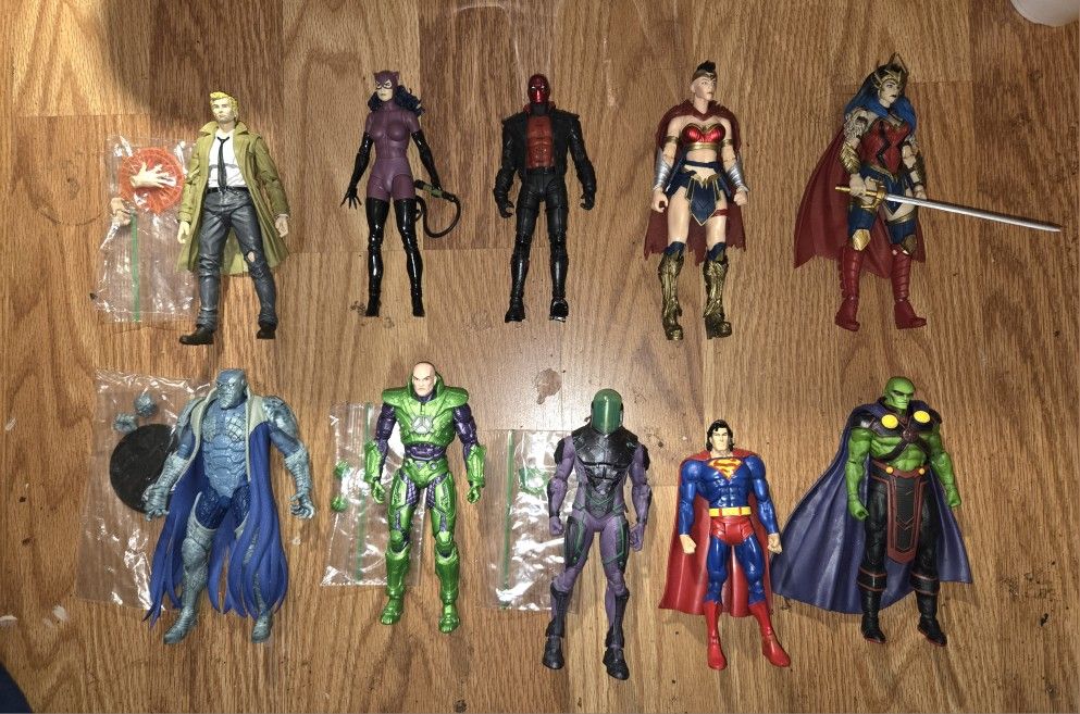 DC Multiverse Figures