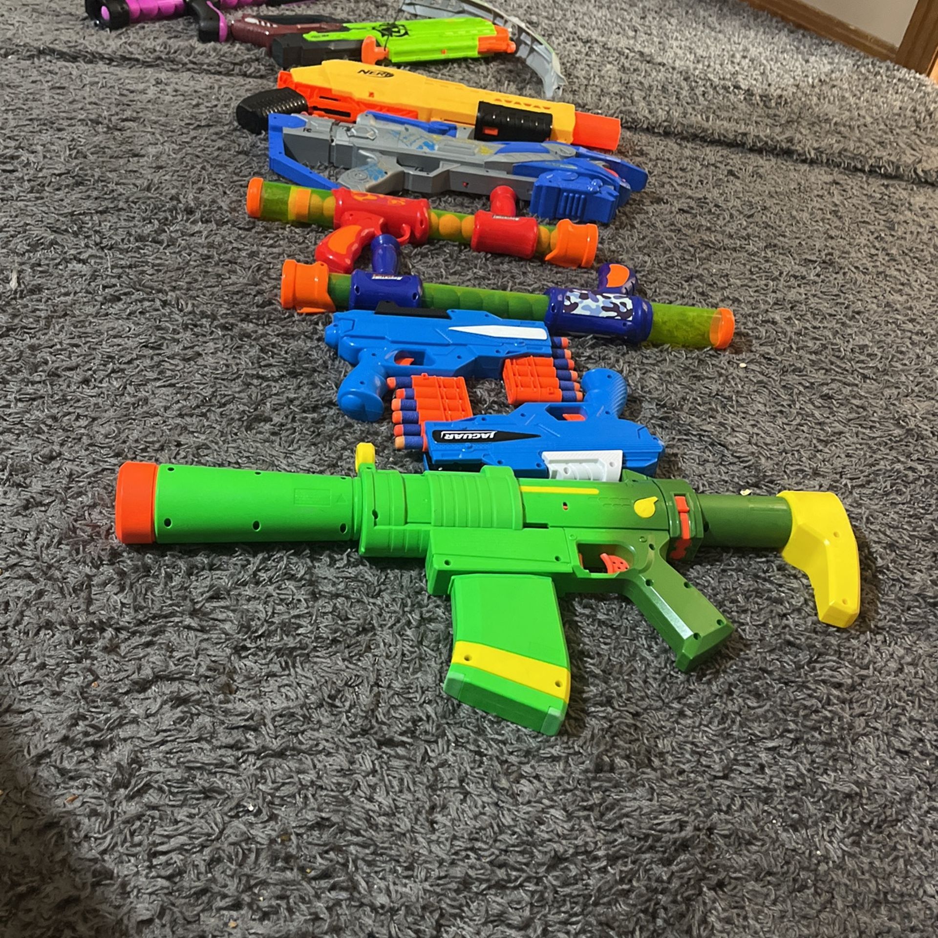 10 Nerf Guns