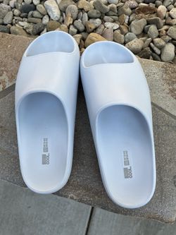 Sandals 32 Degrees (Costco) - Medium