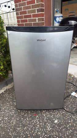 Whirlpool mini fridge