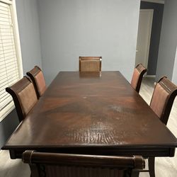 Dinner Table With Chairs