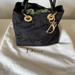 Luxury Hand Bags / Authentic 