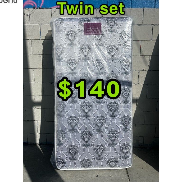TWIN MATTRESS WITH BOX SPRING
