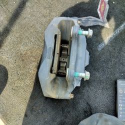 2013 Cadillac Ats Left Front Caliper